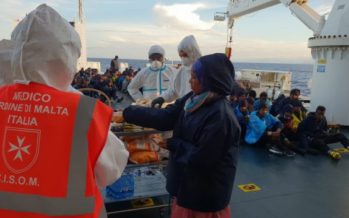 Migrants de l’Aquarius : l’équipe médicale de l’Ordre de Malte sur le navire Dattilo. « Dans leurs yeux : l’espoir d’un avenir meilleur ».