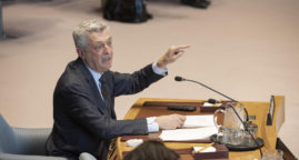 Le chef du HCR dénonce la « stigmatisation sans précédent » des réfugiés